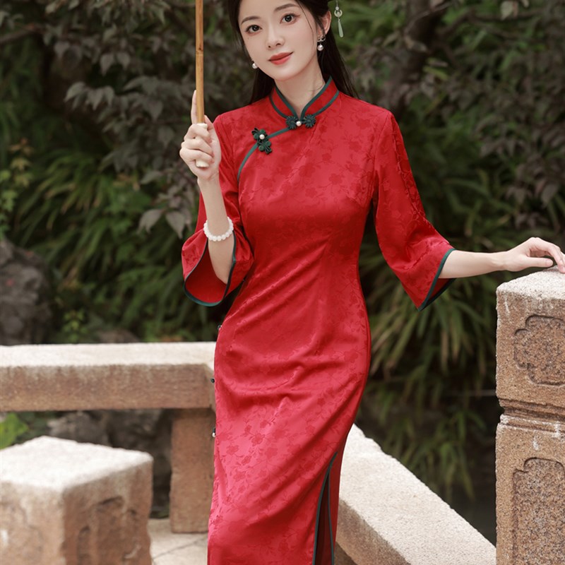 人丝提花旗袍2023秋季新款新中式红色旗袍新娘敬酒服订婚洋装