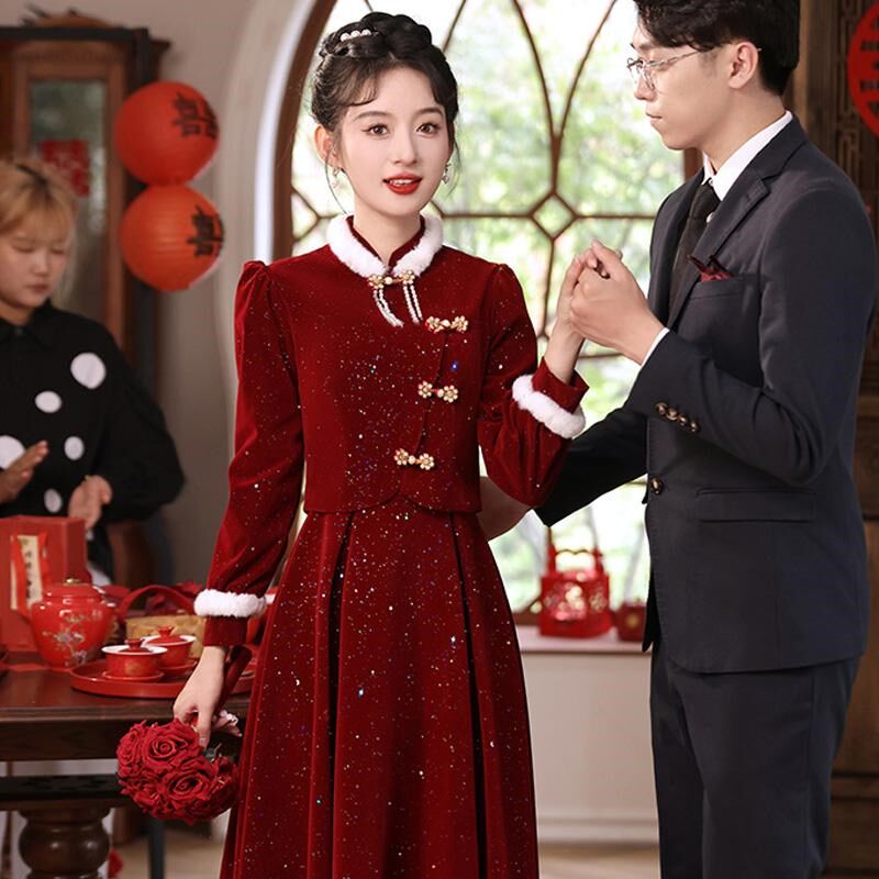 新中式冬季2024新款新娘女结婚酒红色订婚礼服裙加绒旗袍裙敬酒服