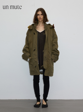 UN MUTE25FW 意大利进口提花羊羔毛内胆可拆卸连帽牛角扣派克外套