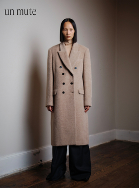 UN MUTE24FW 美洲羊驼毛绵羊毛混纺戗驳领双排牛角扣H型长款大衣