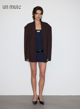 UN MUTE25FW 绵羊毛混纺戗驳领毛边设计经典廓型两粒扣垫肩西装