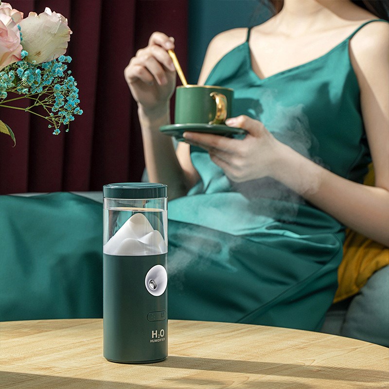 新款迷你加湿器桌面自动旋转摇头七彩夜灯M防干烧家用办公室静音