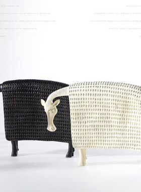 北欧创意卡通g人物摆件家居客厅桌面摆放现代样板间售楼处软装饰