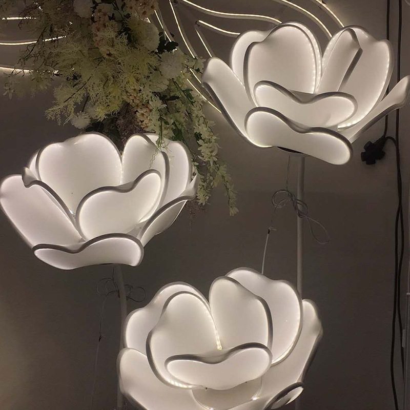 花朵造型新款婚庆道具发光玫瑰花路引和吊灯婚礼摆件创意装饰灯具