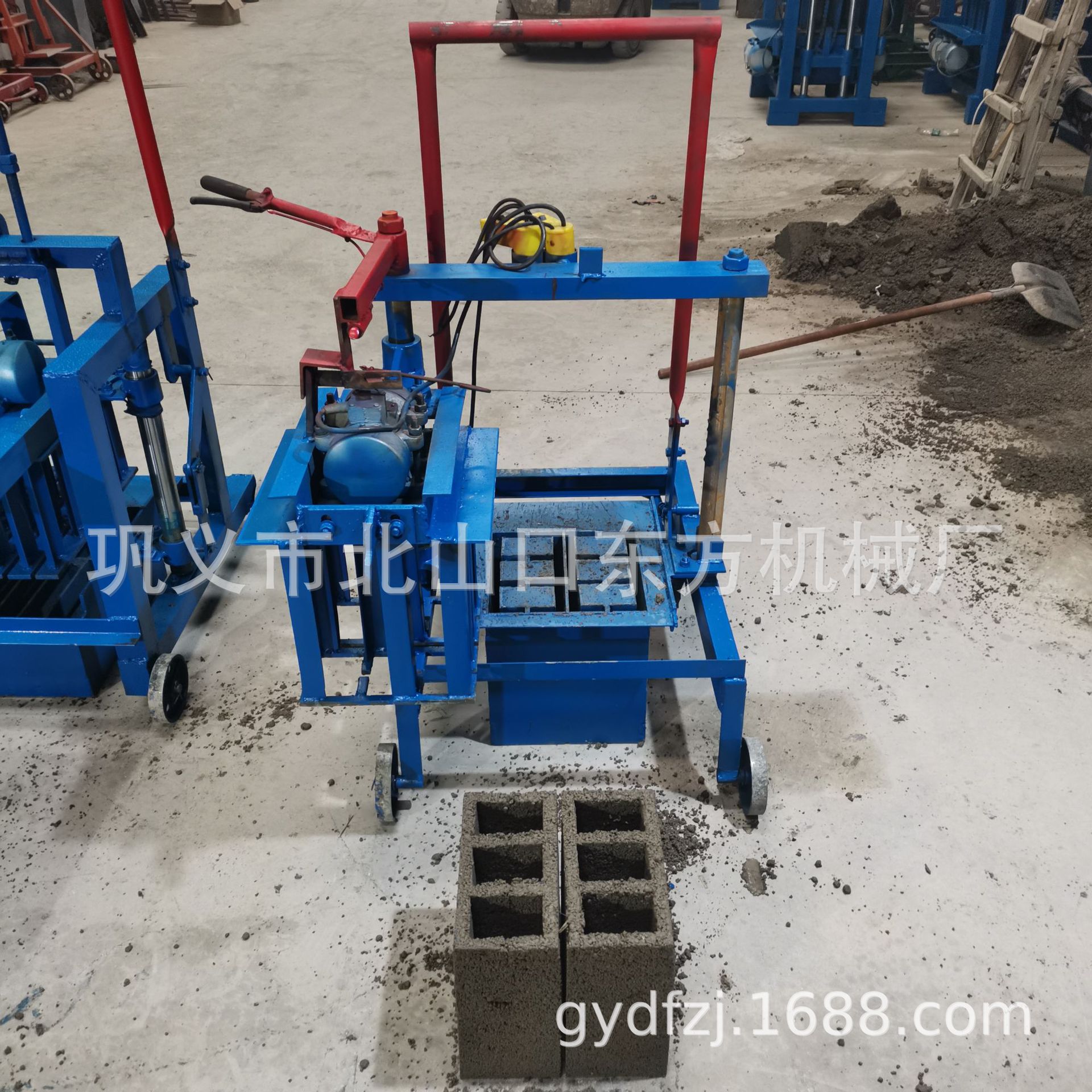 2-45小型移动400-150-250mm加高空心水泥砖机移动制砖机模具可换