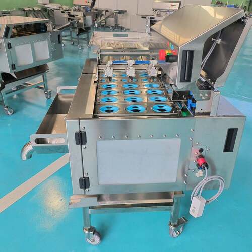 不锈钢三排敲蛋机，，耐用卫生品质证高效打蛋保蛋鸡食OJK品机械