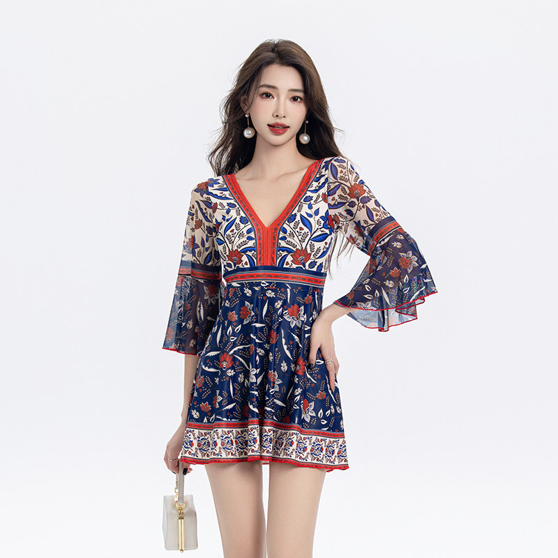 妈妈泳衣中老年女保守大码高级感z连体裙式泡温泉2023新款夏季泳