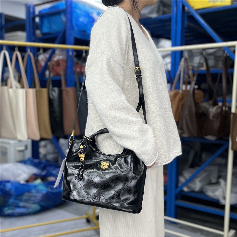 订单货捡漏油蜡皮包包女包20x25新款小众设计高级感水桶包手提斜,箱包皮具/热销女包/男包,托特包,淘宝优惠券,粉丝福利购,淘宝优惠卷