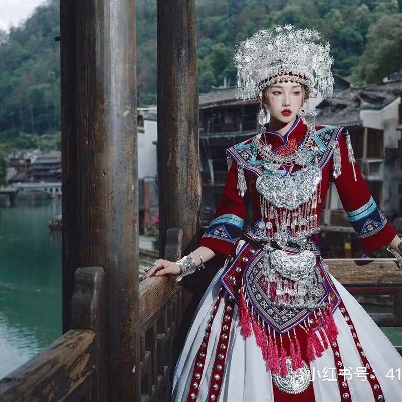 新款超低价苗族影楼少数r民族民族特色摄影服装盛装演出舞台旅拍