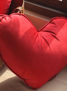 JOJO L. D.杂货先生.抱枕红色爱心喜字结婚客厅靠垫  尘音