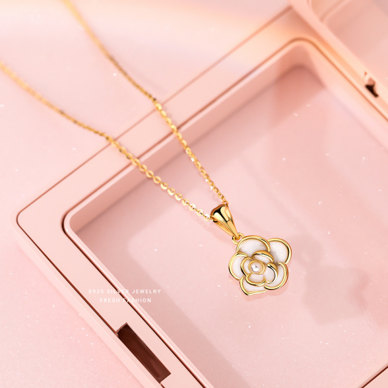 S925纯银山茶花滴胶项链优雅