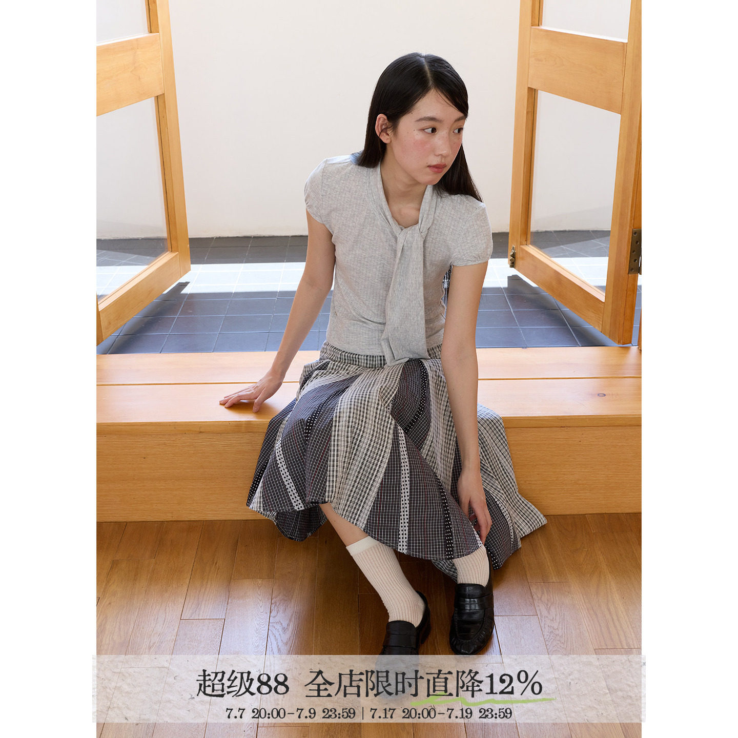aww 云朵棉花糖&middot;奶白色提花斜领上衣百搭飘带泡泡袖弹力针织衫