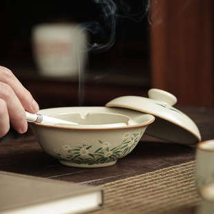 中式 汝窑雏菊烟灰缸创意陶瓷家用办公室个性 带盖防飞灰防灰尘烟缸