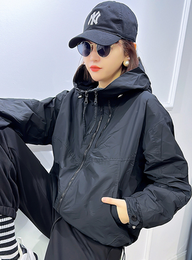 黑色休闲外套女短款连帽风衣春秋新款冲锋衣百搭时尚运动夹克上衣