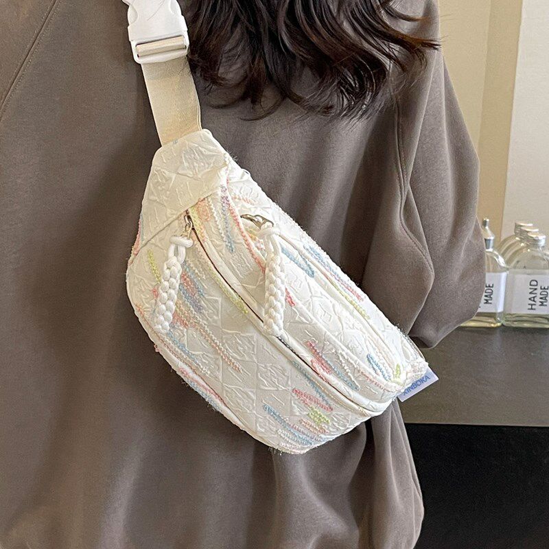 胸包女设计感小众百搭学生少女小包包2024新款夏斜挎包潮流单肩包