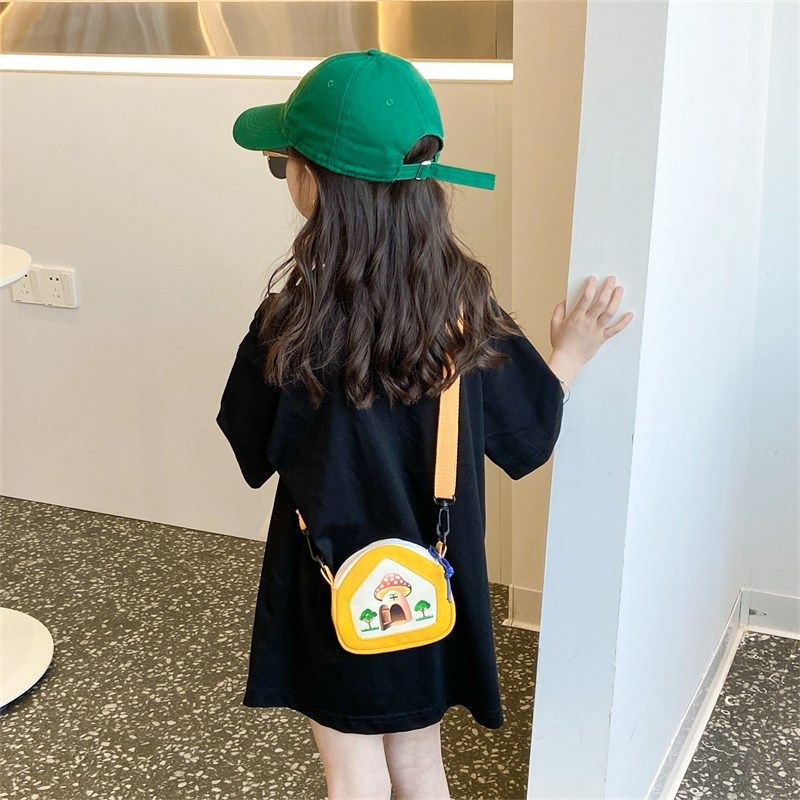 可爱洋气a女童斜挎包宝宝外出帆布小包时尚百搭单肩零钱包儿童包