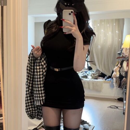 荔枝爱睡觉 h秋冬美式辣妹姐姐半高领洋装内搭~显瘦黑色洋装