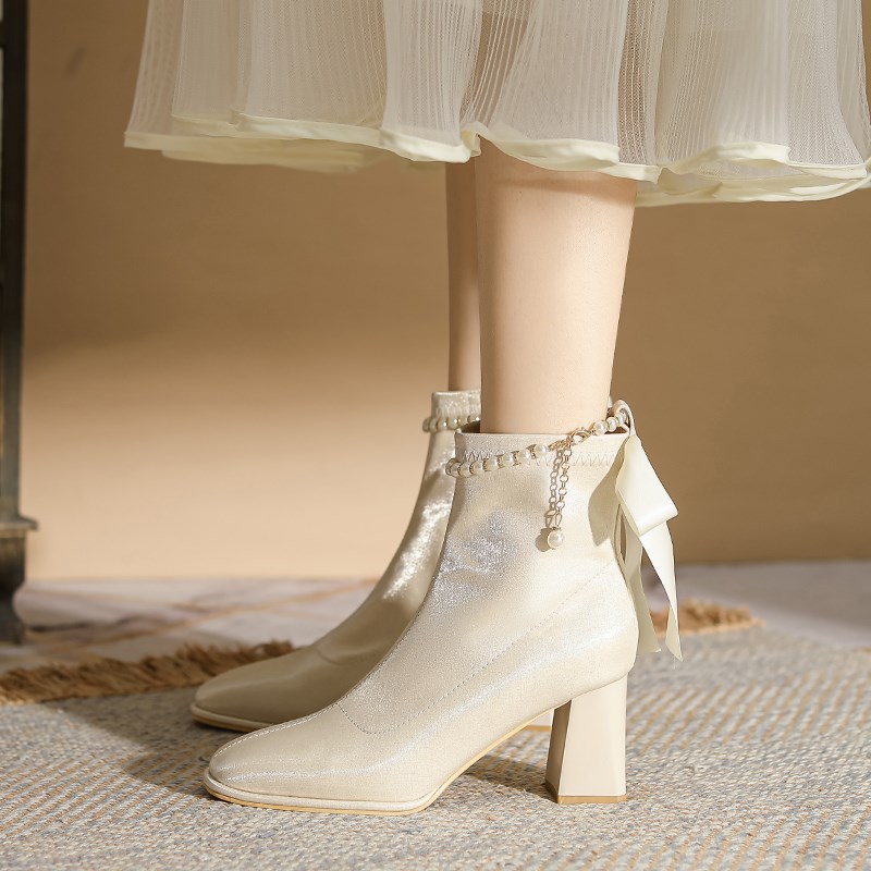 洋气白色加绒高跟鞋女粗跟法式伴娘鞋婚鞋2024冬季W新款小短靴裸