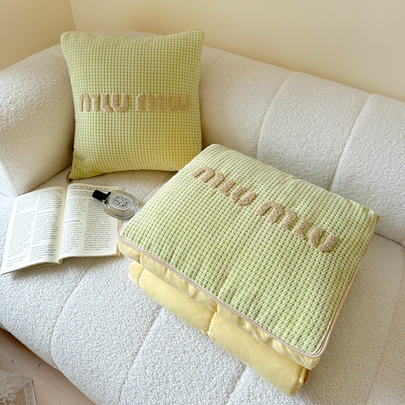 多功能抱枕被子两用二合一简约枕头办公室客厅沙发午睡空调被汽车