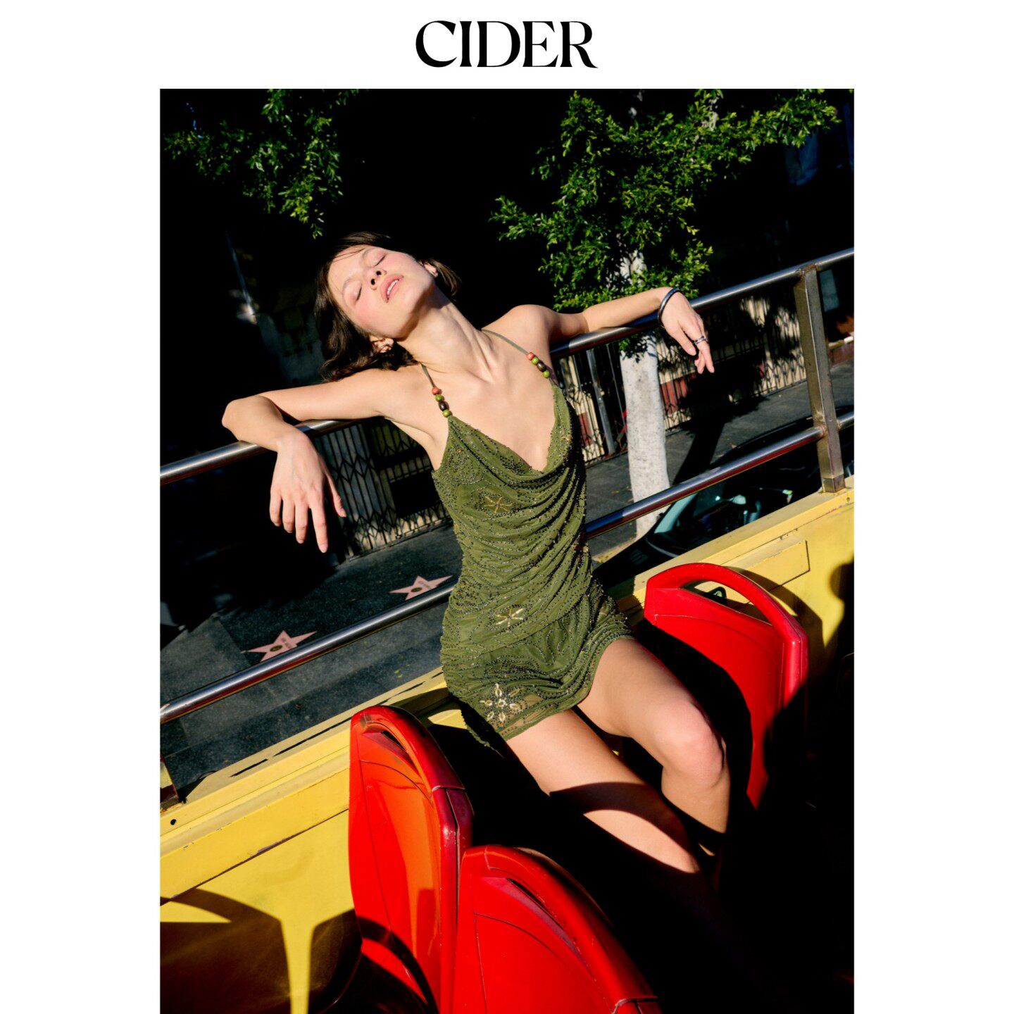 CIDER2026早秋穿搭网纱荡领碎花串珠亮片吊带短上衣115215006图片