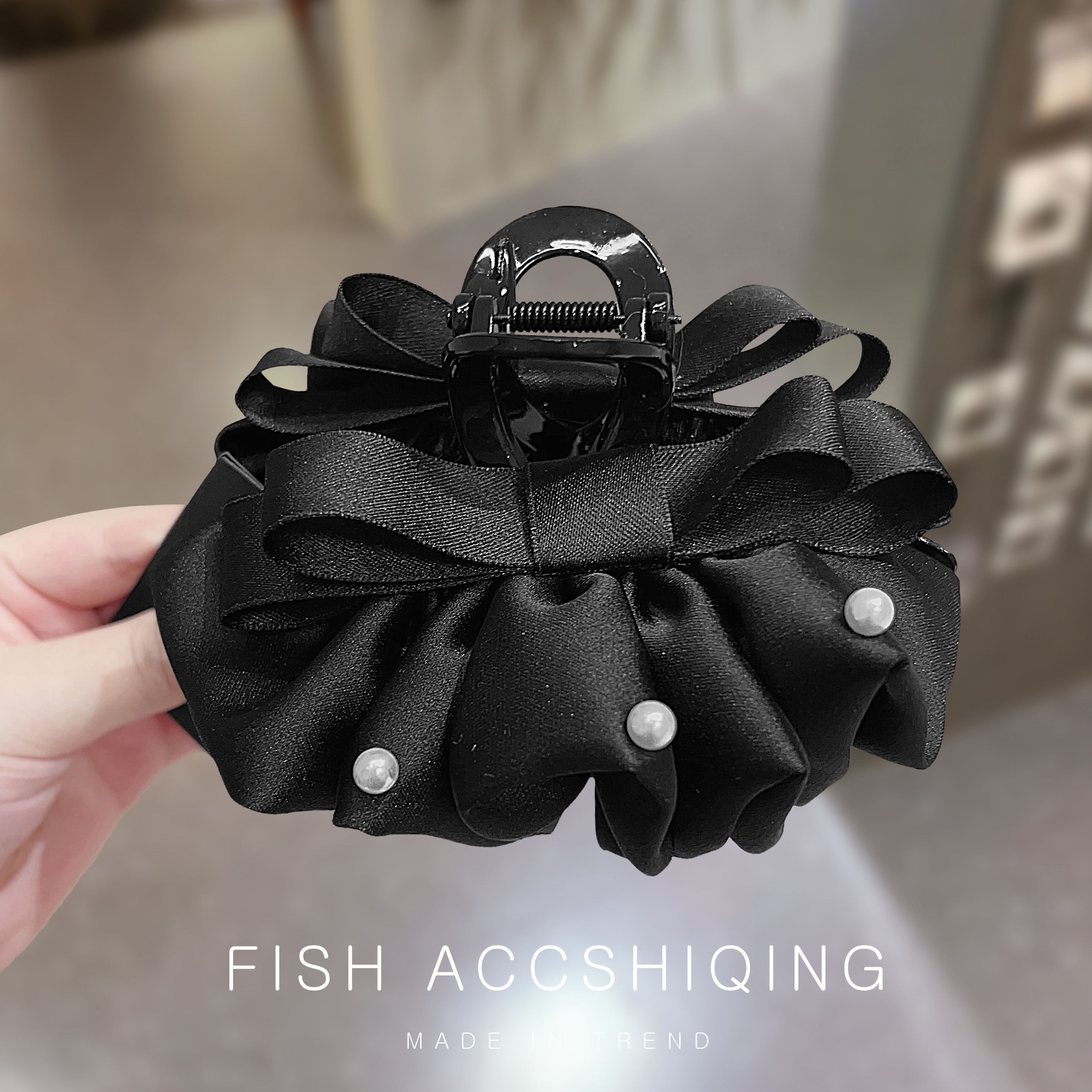 显脸小黑色缎面蝴蝶结裙摆抓夹日韩减龄珍珠时尚后脑勺盘发鲨鱼夹