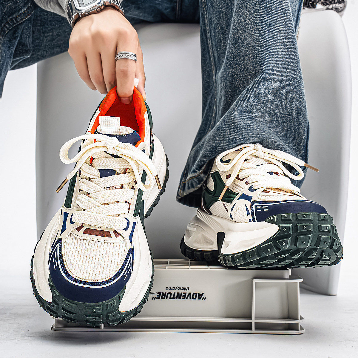 合成鞋业秋季男鞋学生青少年跑步减震轻便软底超轻休闲厚底增高防