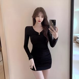 2026年新款女士春秋季长袖小个子连衣裙黑色修身显瘦包臀短裙子潮
