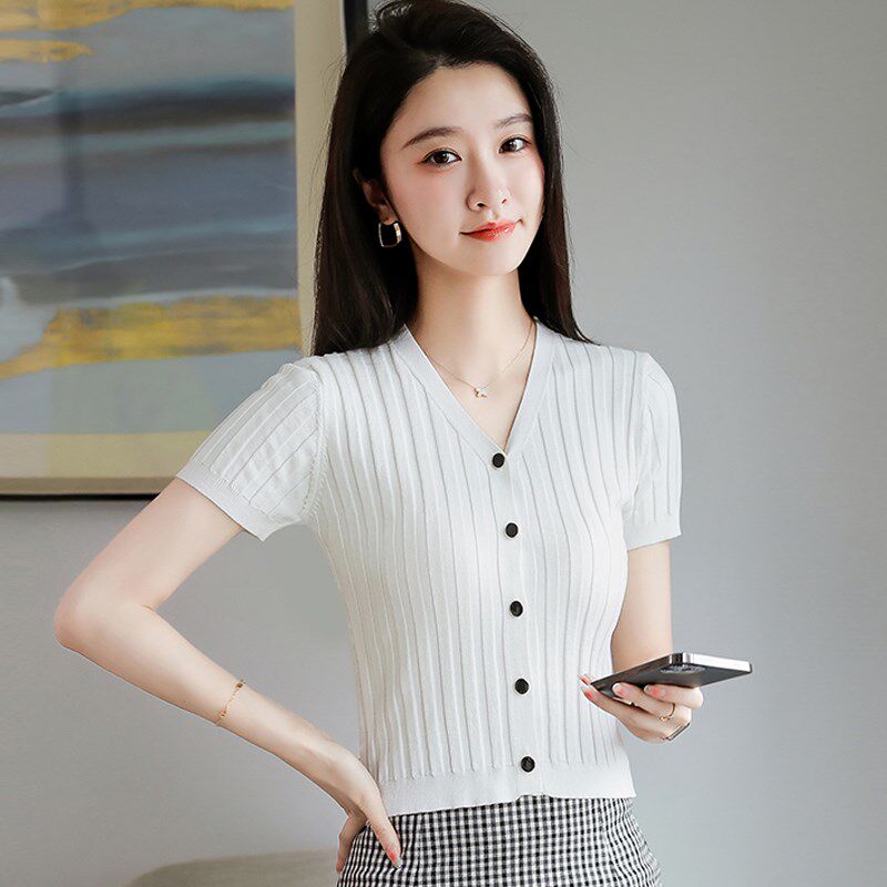 冰丝短袖t恤女小个子夏装2025新款修身v领针织衫薄款显瘦短款上衣