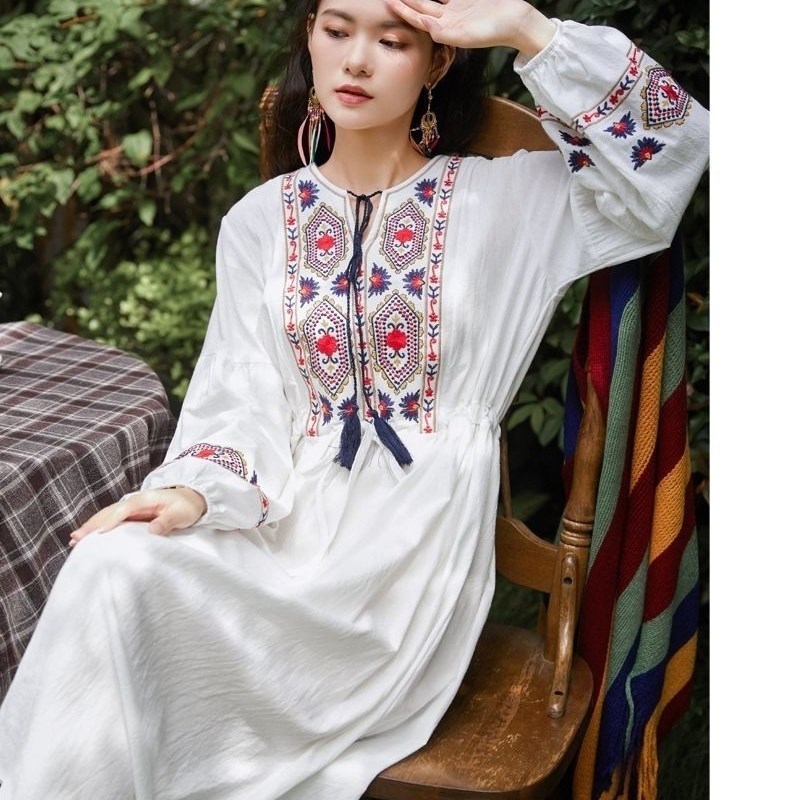 西藏云南民族风长裙重工刺绣白裙度假出游连衣裙超仙旅行女装新款