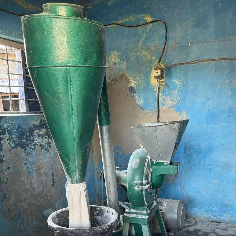 出口马里齿盘式玉米磨粉机花生黄豆粉碎机泡水大米糯米粉碎机