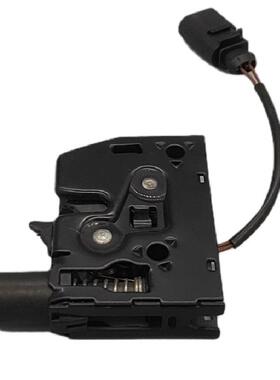 适用Q3机盖下锁引擎盖下锁8U08235098uo823509