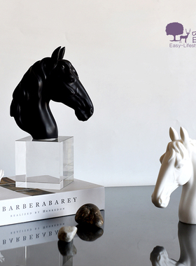 简约北欧黑白色马头动物摆件水晶底座样板间书房橱窗桌面软装饰品