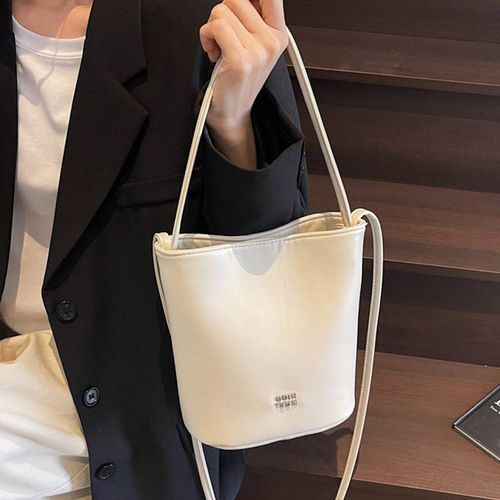 手拎简约高级感水桶包女202w5新款韩版时尚百搭单肩包上班通勤女
