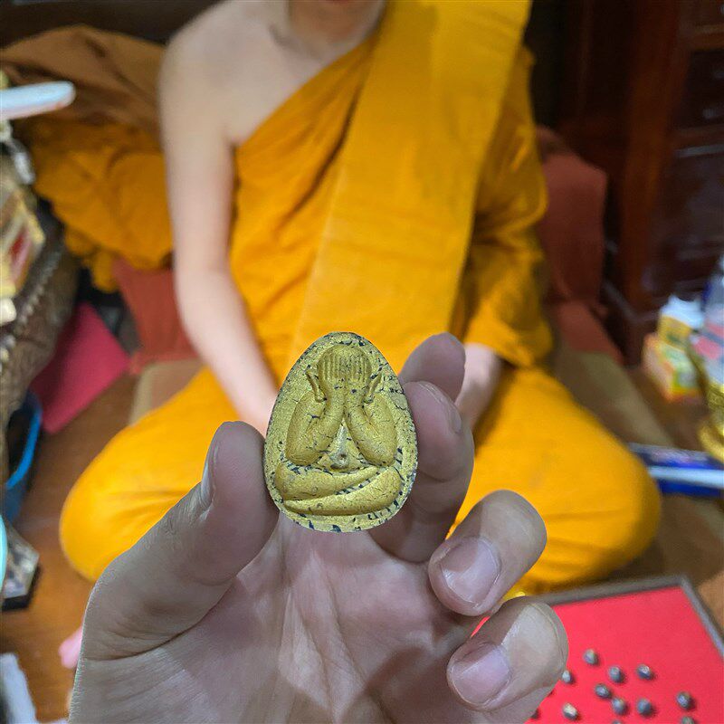 蛋蛋弟泰国佛牌 龙婆堪暖2564年掩面佛彩泥版前后绘画必达打 金粉