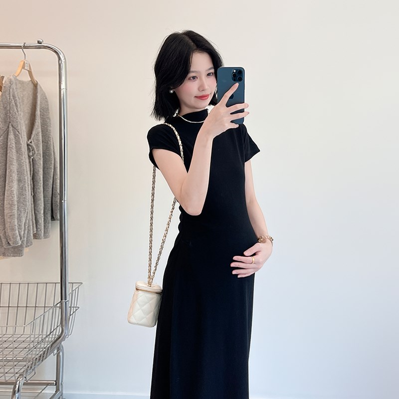 孕妇装秋季新款圆领褶皱短袖连衣裙女法式收腰显瘦气质针织长裙