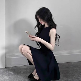 无袖连衣裙女夏日绝美o小裙子2025初夏穿搭赫本风a字收腰吊带短裙