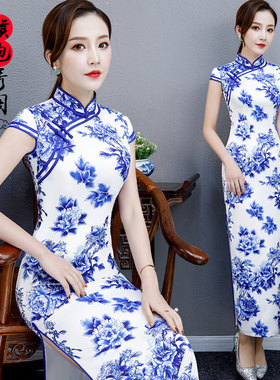 青花瓷旗袍长款中国风演出服改良年轻春夏款连衣裙修身气质少女装