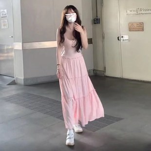 法式高级感粉色吊带连衣裙子女夏季小个子温柔甜美海边度假风长裙