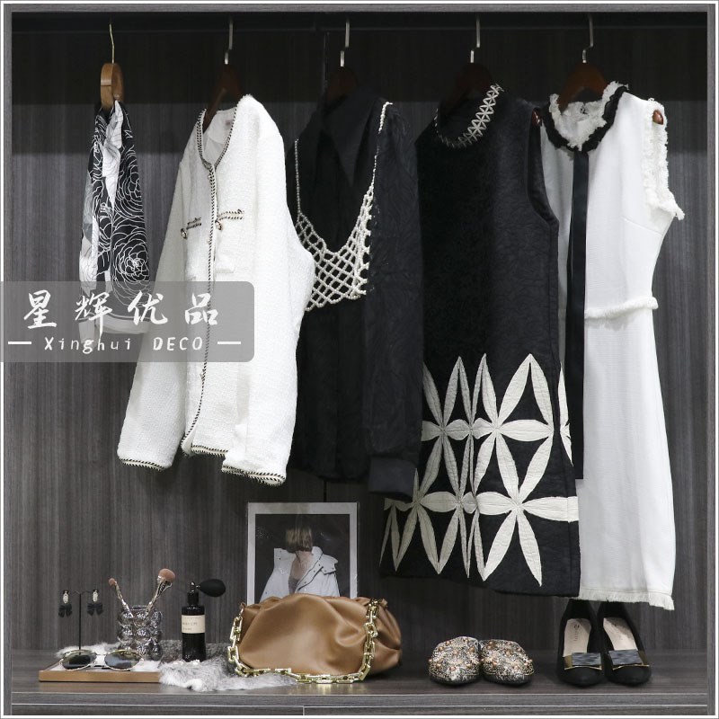 现代简约样板房衣柜摆件衣帽间软装饰品衣服高跟鞋搭配组合