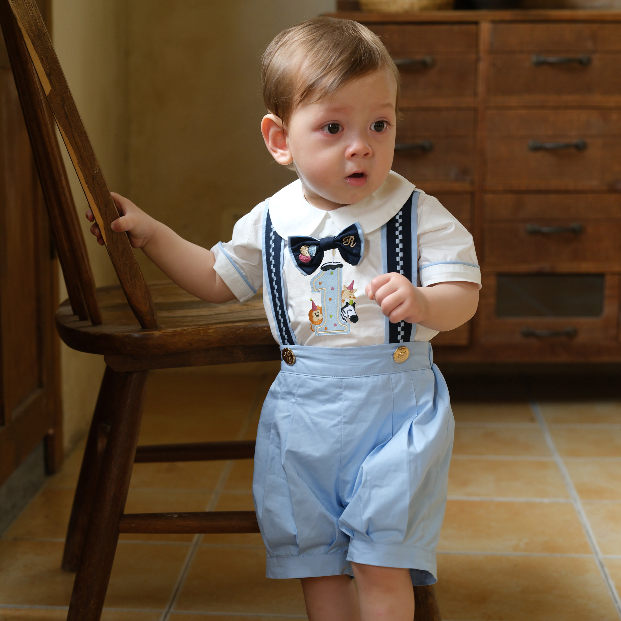 three sailors男童周岁生日礼服背带裤100支棉短袖衬衫两件套夏