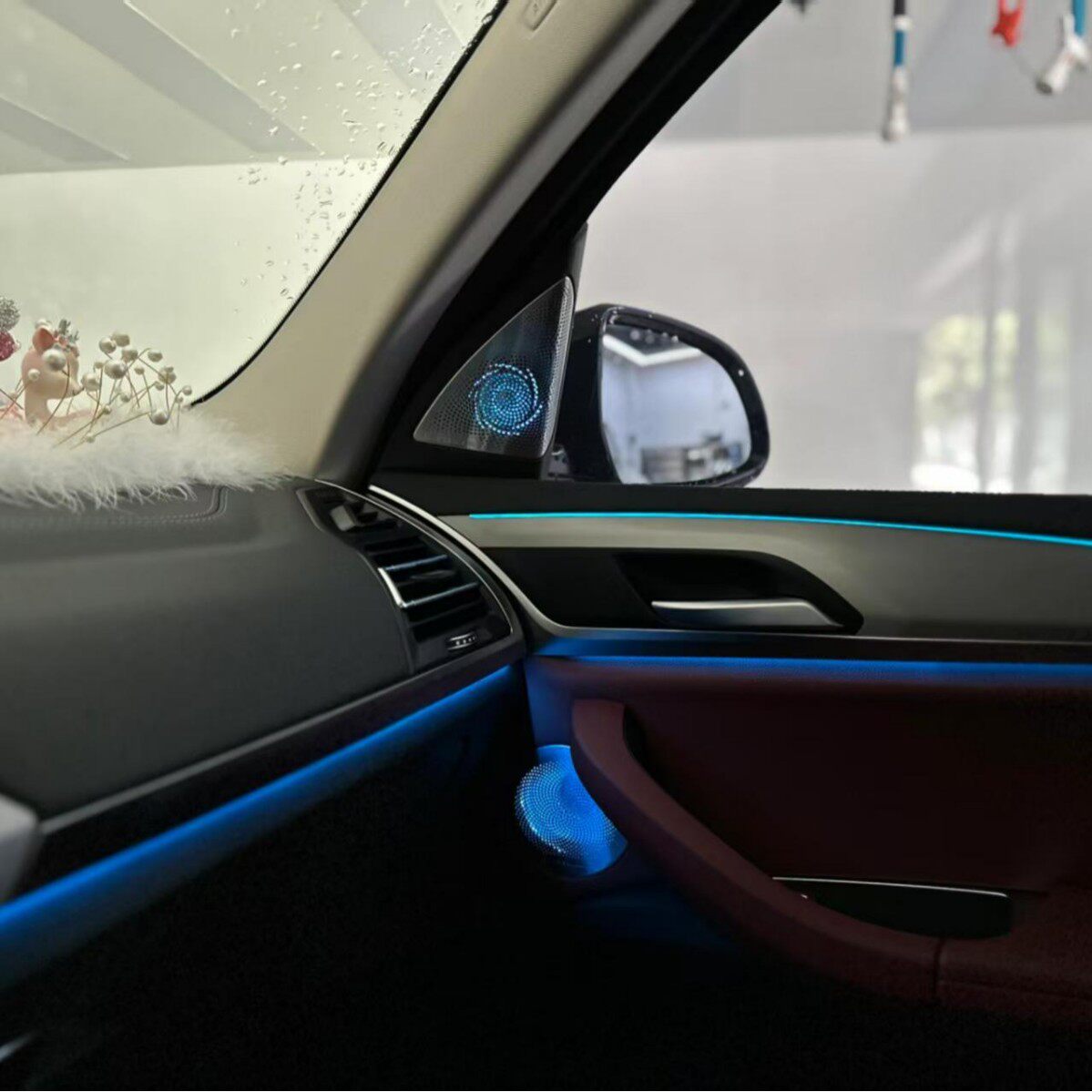 适用于BMW宝马18-24款G01G08新X3iX3宝华发光音响喇叭A柱灯饰改装