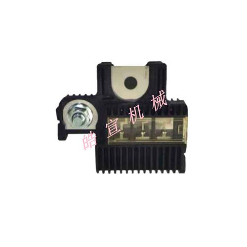 丰田叉车保险丝盒8FD15~30 FDZN30 1DZ2电瓶熔断片57630-26600-71