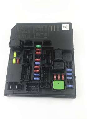 汽车保险盒284B7 ED03A 1TT4A 1TT4B 1TT2A 1TT4D EY93A 6LA0A