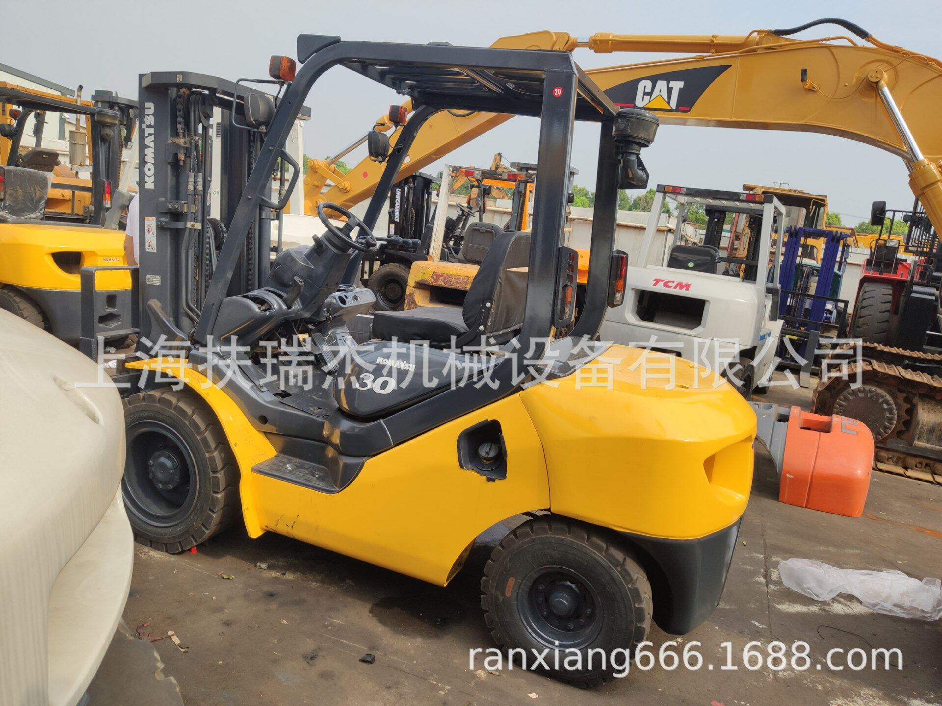 小松3吨集装箱叉车komatsu3tforklift小松30-17叉车3节门架