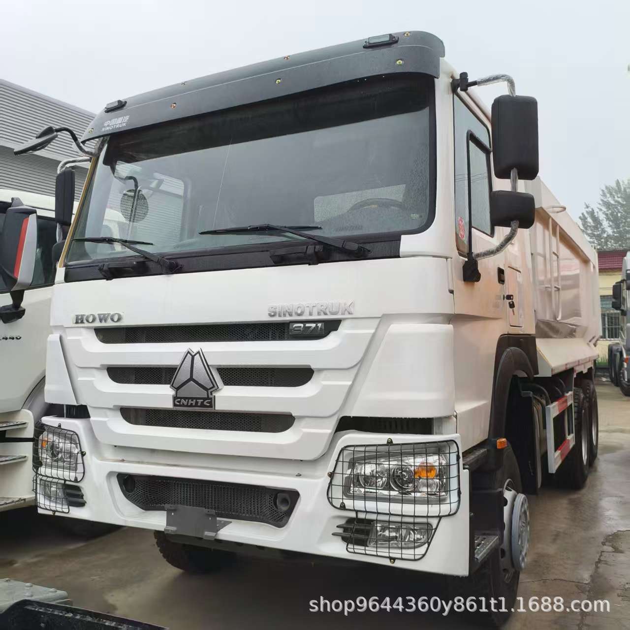 出口豪沃后八轮渣土车翻新车豪沃自卸车国三8X4工程车