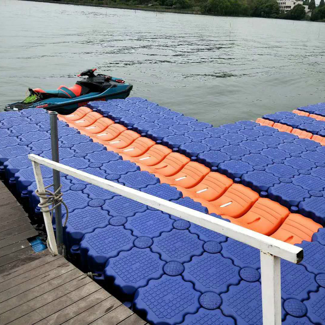 供应组装式水上吹塑浮筒水上实用的塑料浮筒码头摩托艇浮筒码头