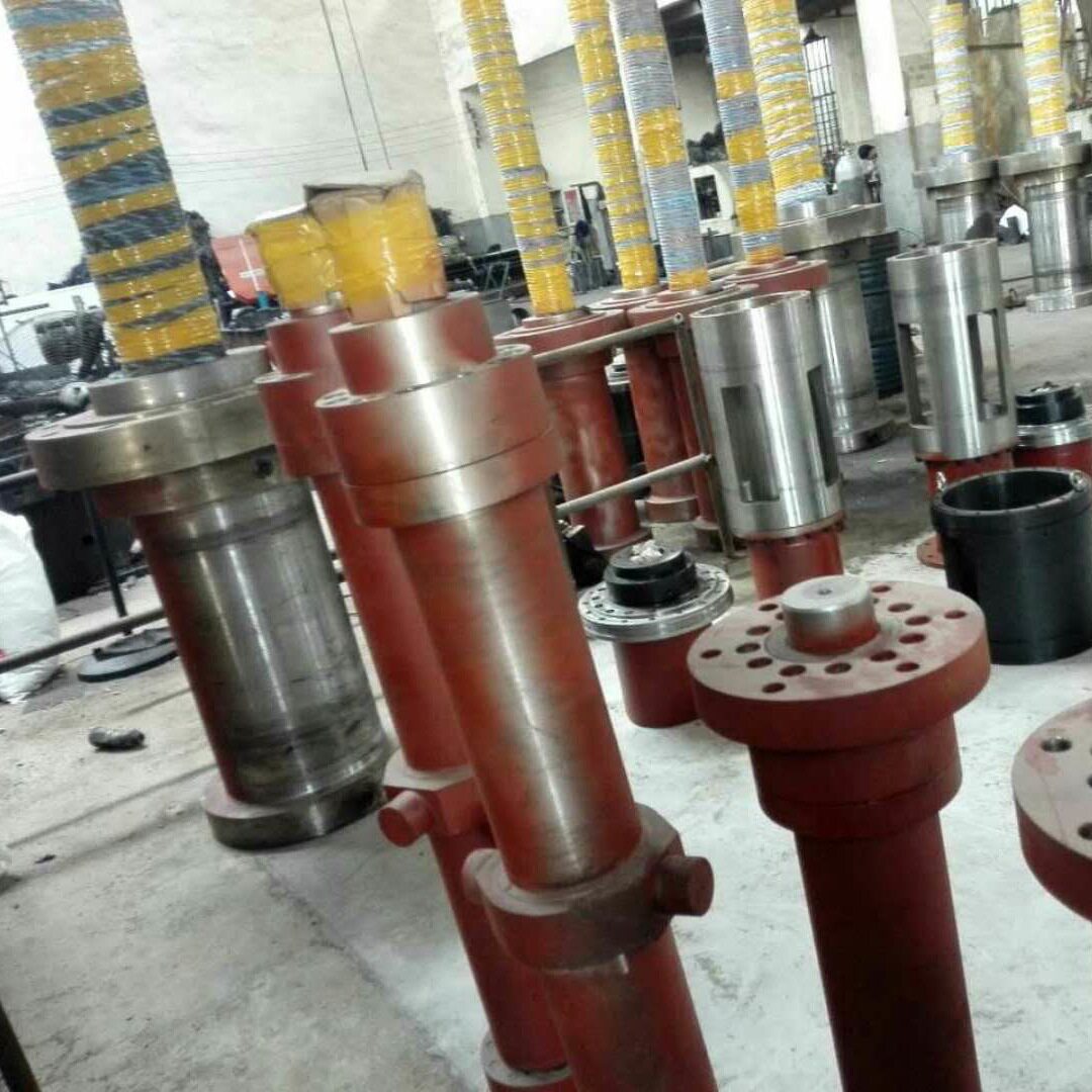 重型V型升降辊道折弯机油缸