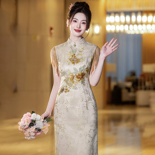 新中式风香槟金刺绣旗袍女长款