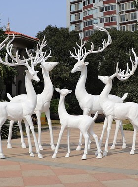 户外白色鹿雕塑公园林景观抽象动物美陈别墅玻璃钢仿铜鹿创意摆件