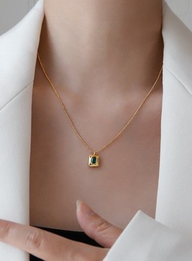 小众轻奢方牌绿水晶项链女夏锁骨链颈链装饰吊坠百搭高级设计感